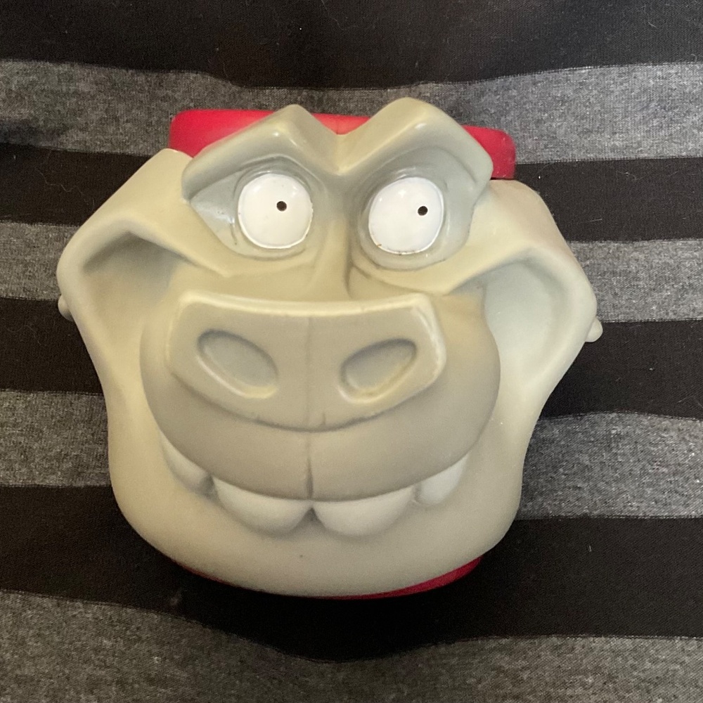 VINTAGE  HUNCHBACK OF NOTRE DAME HUGO  COLLECTABLE  MUG - Picture 8 of 9
